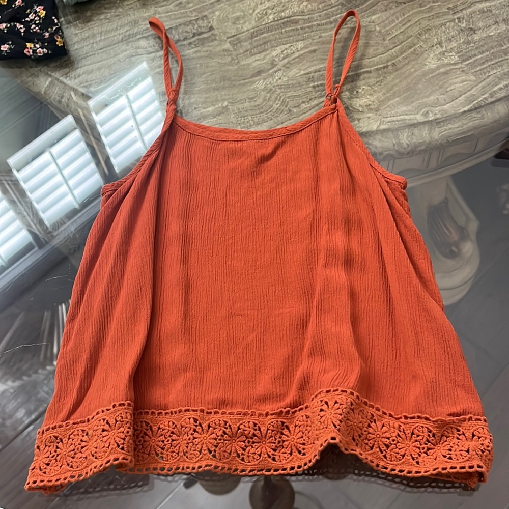 rusty orange top